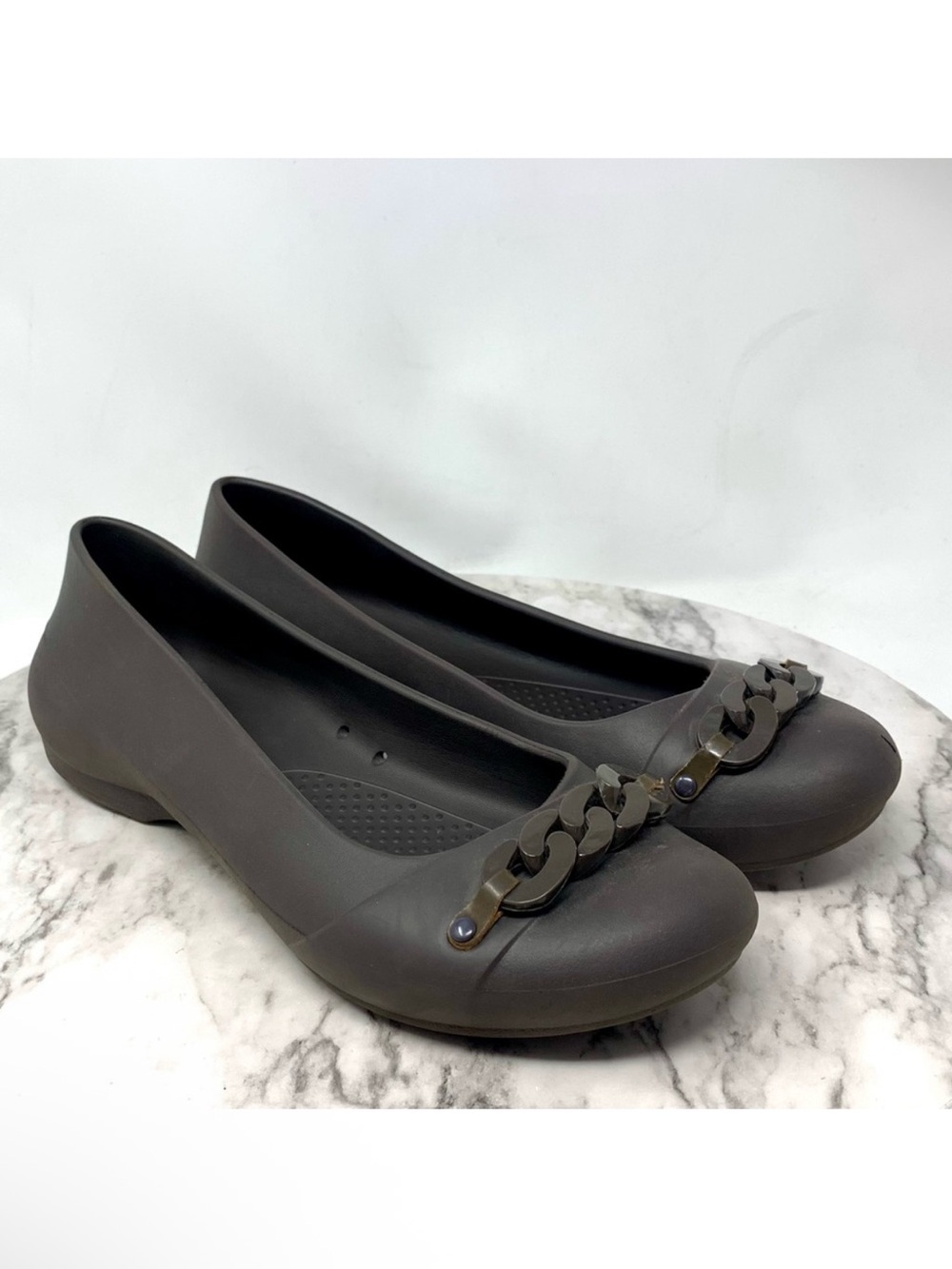 CROCS Gianna Chain Link Taupe Comfort Ballet Flats 8 Edgy Classic Casual Preppy